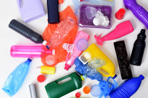 verschiedene bunte Plastikverpackungen